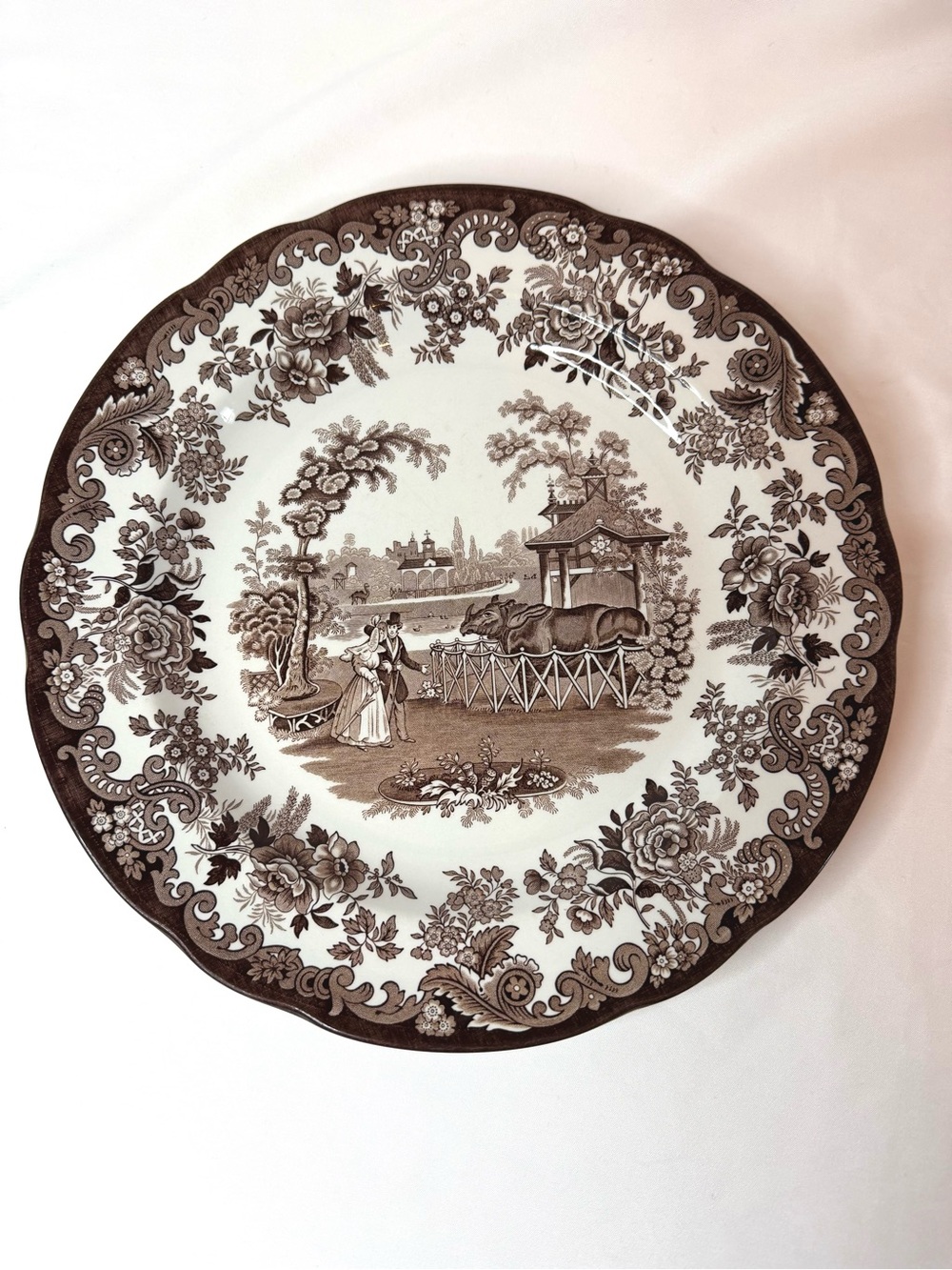 SPODE ARCHIVE COLLECTION “The Rhinoceros House” Hand Engraved 10” Plate